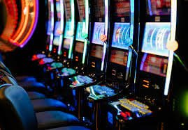 Live Sic Bo table at sultan168 showing dice shaker and betting layout